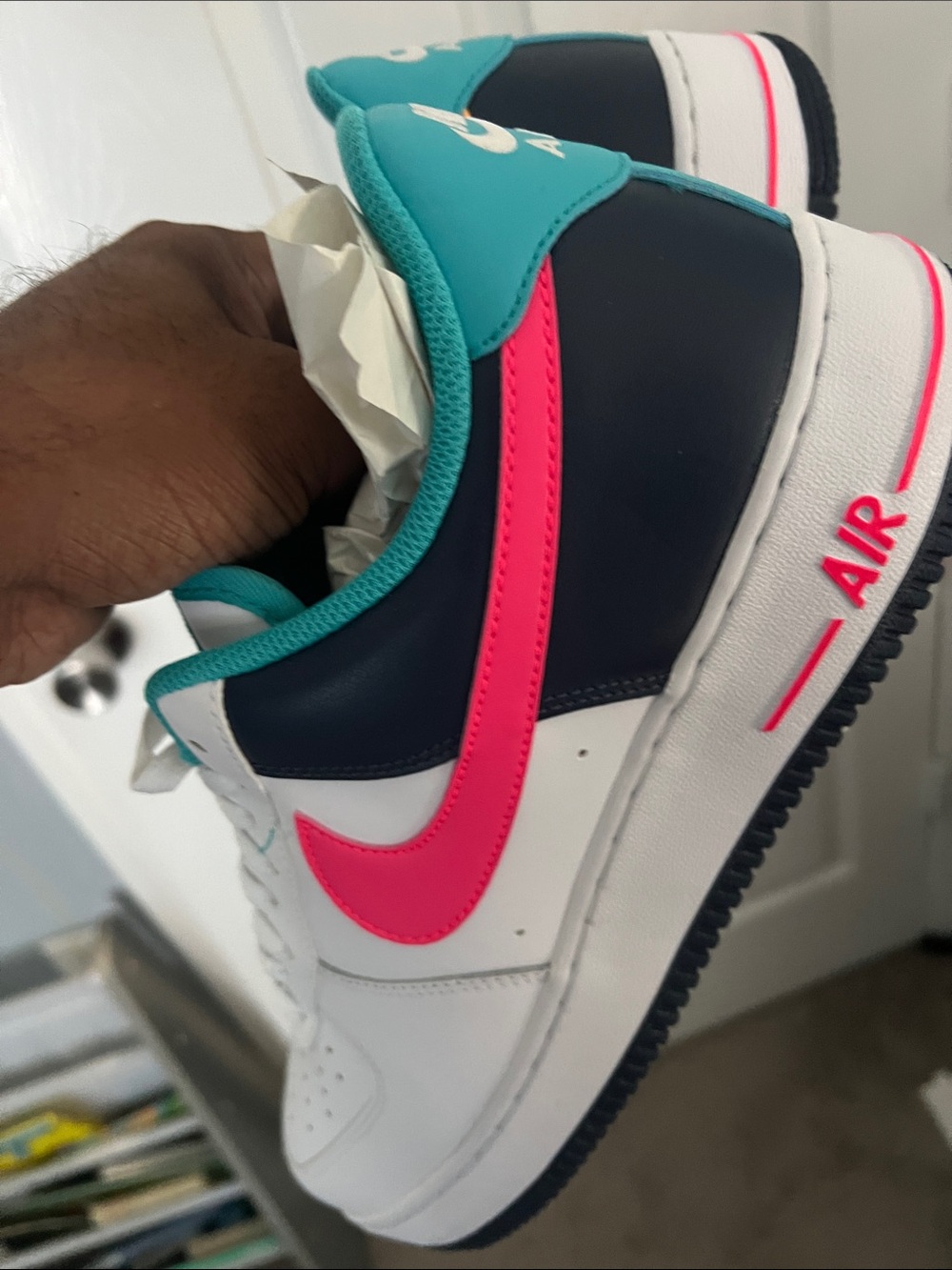Nike Mens Air Force 1’s low White, Teal & Hot Pink